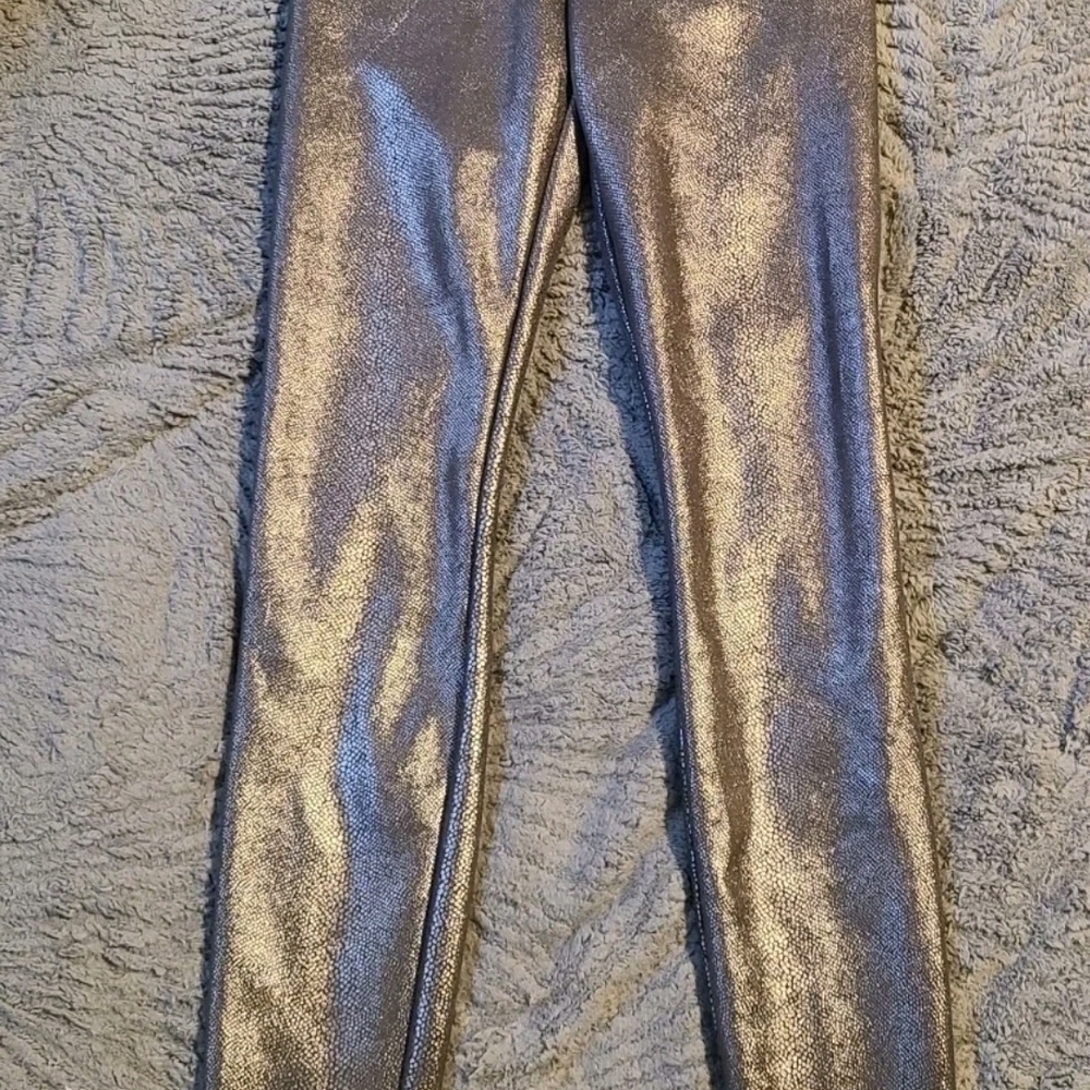 WHBM (White House Black Market) Runway Leggings SILVER Snakeprint Womens Size 00